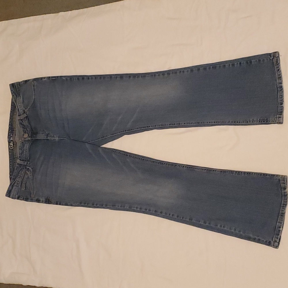 Aeropostale Chelsea bootcut size 14 short/court